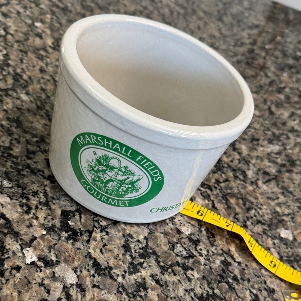 Marshall Field's rare vintage Christmas 1985 Stoneware Crock EUC - Picture 10 of 10